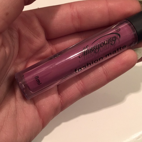 Miss Young Matte Lip Gloss (Set of 6) - Picture 3 of 8